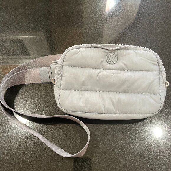 Lululemon Everywhere Belt Bag Wunder Puff in Gray - Picture 2 of 5